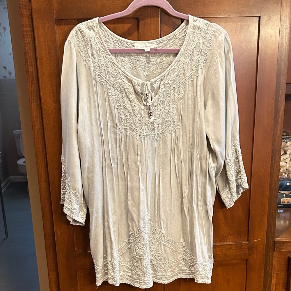 Solitaire Cream Lace-Trimmed Tunic